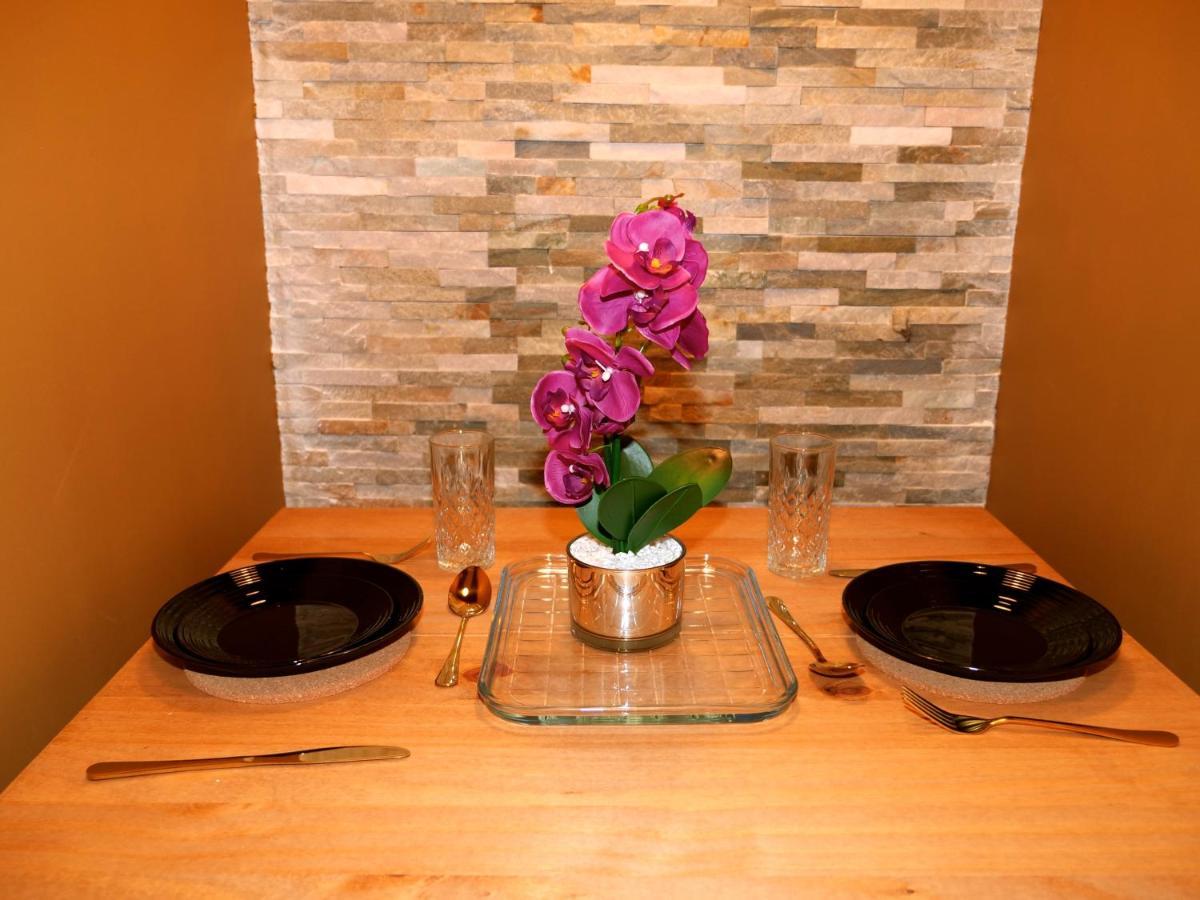 Ultra Deluxe Versace Apartment Near Sheffield Full Sky Tv Rotherham Extérieur photo