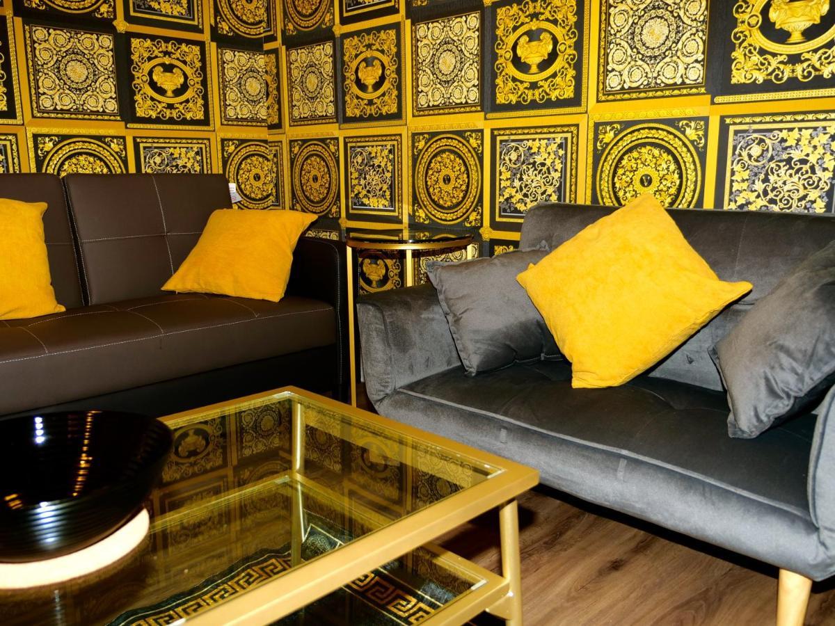 Ultra Deluxe Versace Apartment Near Sheffield Full Sky Tv Rotherham Extérieur photo